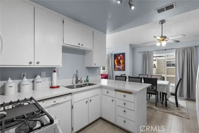 31321 The Old Road #G, Castaic, CA 91384 - Image #2