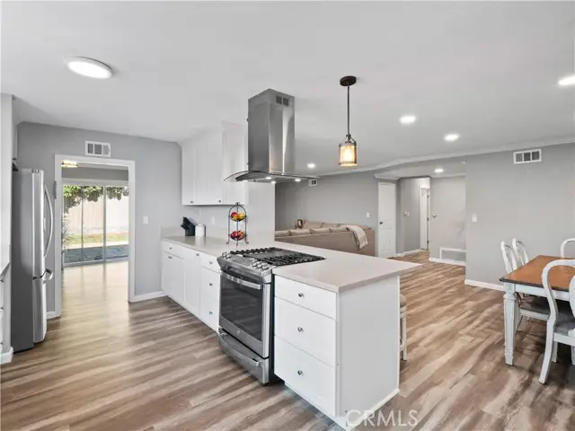 896 Moffatt Circle, Simi Valley, CA 93065 - Image #3