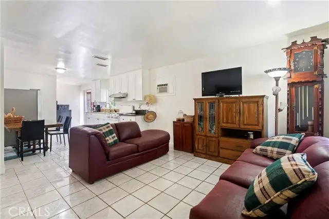 8446 Bradley Avenue, Sun Valley, CA 91352 - Image #2