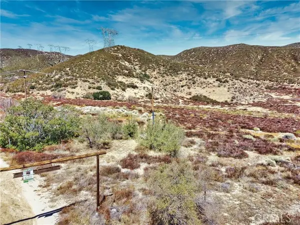 2 Bouquet Canyon Road, Palmdale, CA 93551