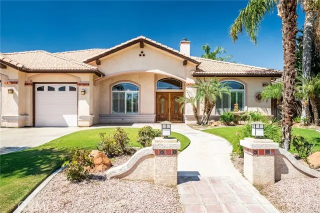 3400 Medallion Rose Avenue, Bakersfield, CA 93313 - Image #1