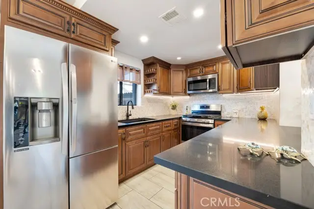 9635 Sepulveda Boulevard #1, San Fernando Valley, CA 91343 - Image #3