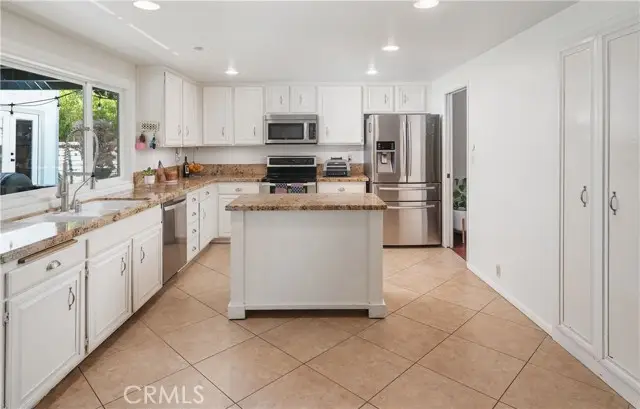 25451 Via Macarena, Valencia, CA 91355 - Image #2