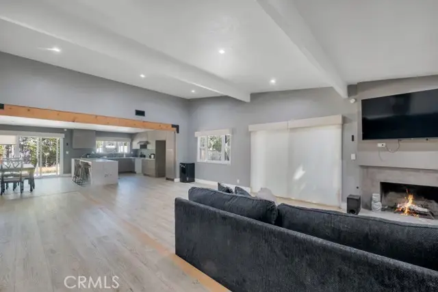 10122 Jovita Avenue, Chatsworth, CA 91311 - Image #3