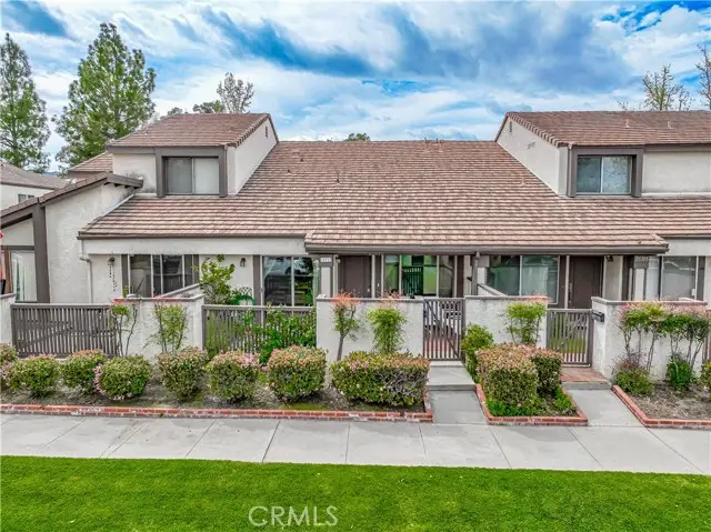 25713 Vista Fairways Drive, Valencia, CA 91355 - Image #1