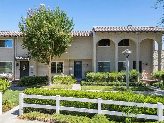 24233 La Glorita Circle, Santa Clarita, CA 91321 - Image #1