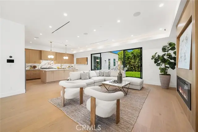 5945 Hesperia Avenue, Encino, CA 91316 - #2