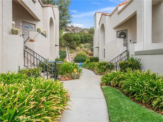 11374 Old Ranch Circle, Chatsworth, CA 91311 - Image #2