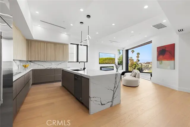 5130 Medina Road, Woodland Hills, CA 91364 - Image #2