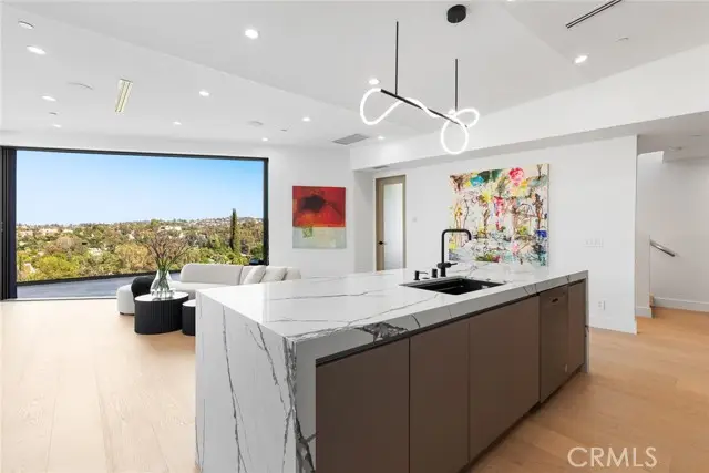 5130 Medina Road, Woodland Hills, CA 91364 - Image #3