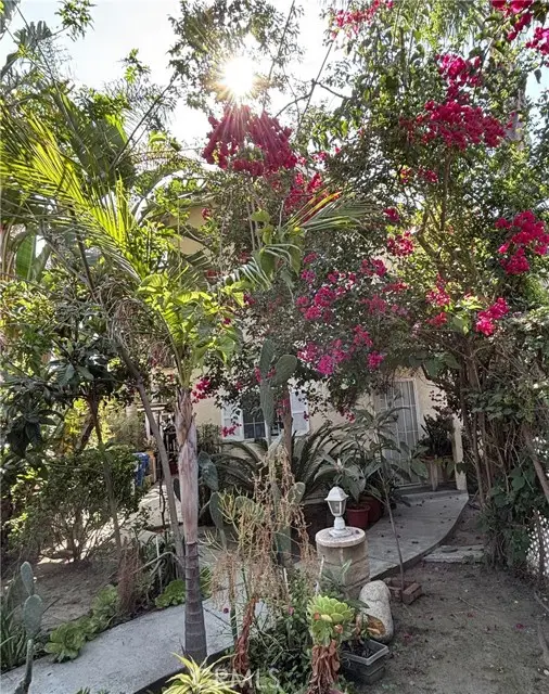 5620 Cartwright Avenue, North Hollywood, CA 91601 - Image #2