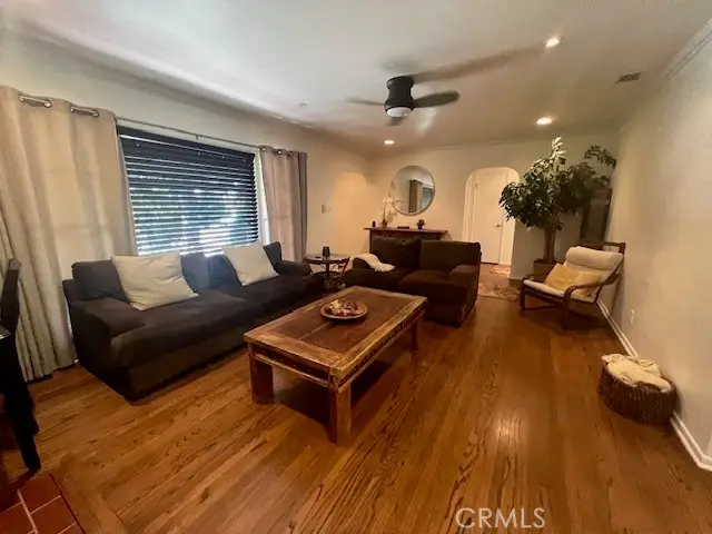 5744 Stansbury Avenue, Sherman Oaks, CA 91401 - Image #3