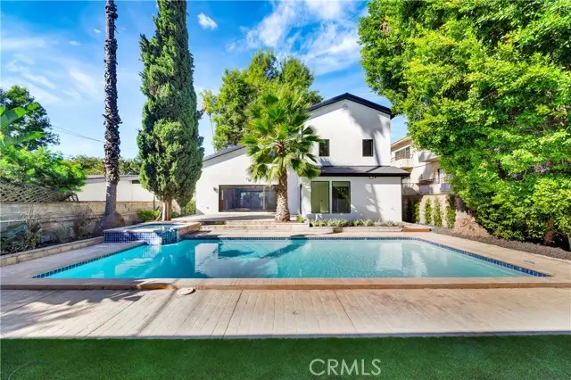 4390 Irvine Ave, North Hollywood, CA 91604 - Image #2