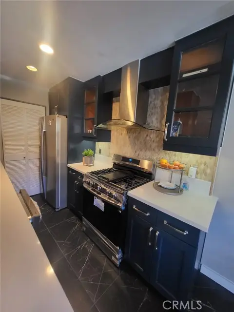 1154 S Barrington Avenue #103, Los Angeles, CA 90049 - Image #3