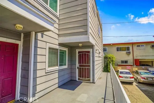 4744 Ben Avenue #11, Valley Village, CA 91607 - Image #2