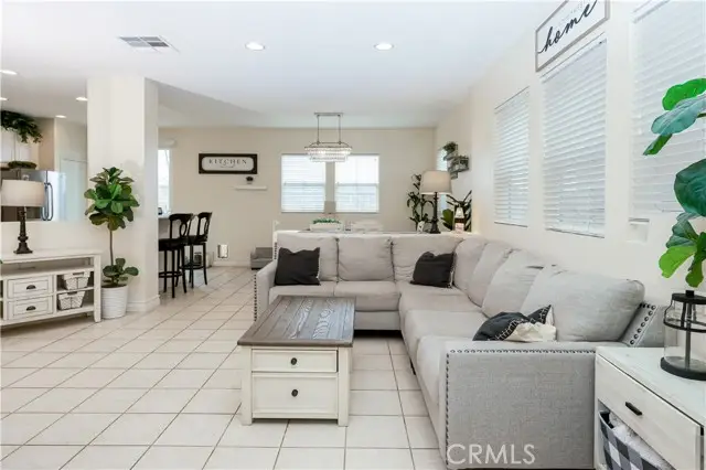 29338 Dakota Drive, Valencia, CA 91354 - Image #3