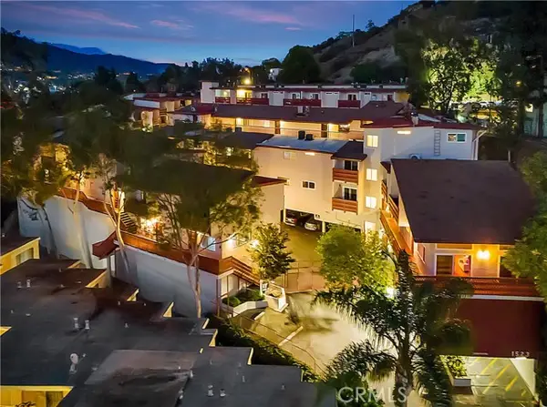 1523 E Windsor #208A, Glendale, CA 91205