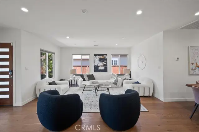 17642 Calvert Street, Encino, CA 91316 - Image #2