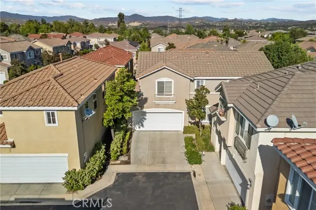24619 Montevista Circle, Valencia, CA 91354 - Image #2