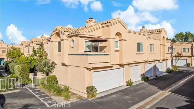 18716 Vista Del Canon #F, Santa Clarita, CA 91321 - Image #2