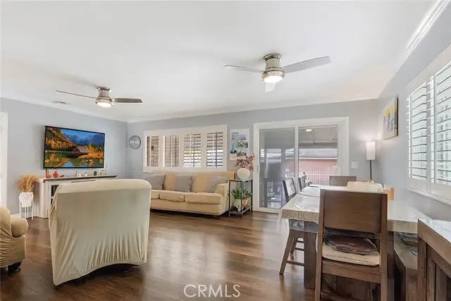 19122 Vanowen St, Reseda, CA 91335 - Image #2