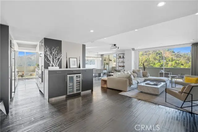 7250 Franklin Avenue #1203, Los Angeles, CA 90046 - Image #2