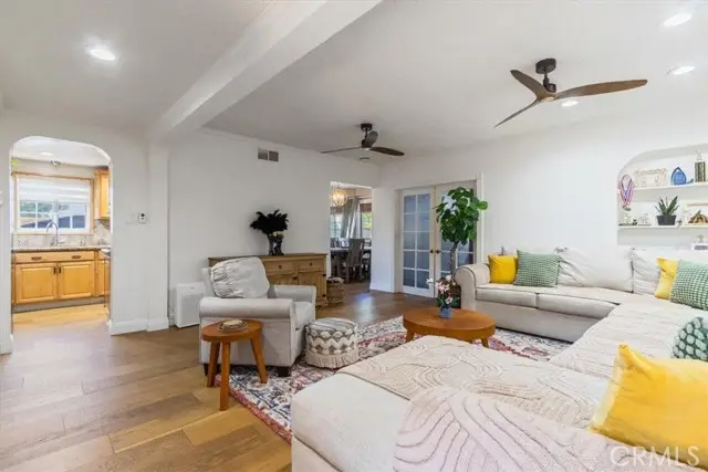 15657 Devonshire, San Fernando Valley, CA 91344 - Image #3