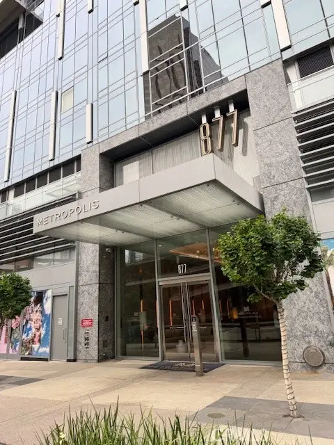877 Francisco Street #3102, Los Angeles, CA 90017