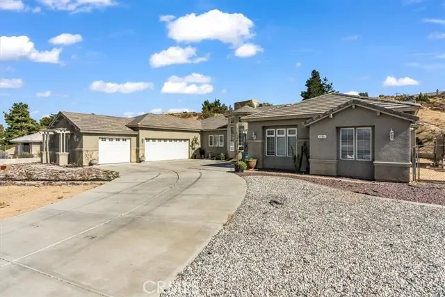 17601 Bangor, Hesperia, CA 92345 - Image #2
