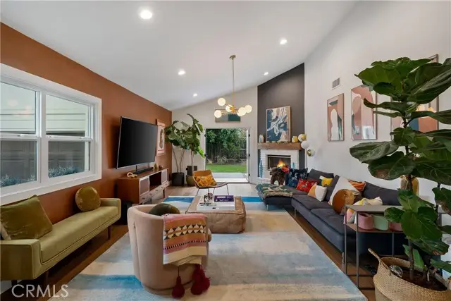 13232 Magnolia Boulevard, Sherman Oaks, CA 91423 - Image #3