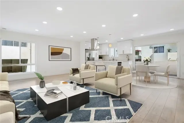 5330 Zelzah Avenue #7, Encino, CA 91316 - Image #2