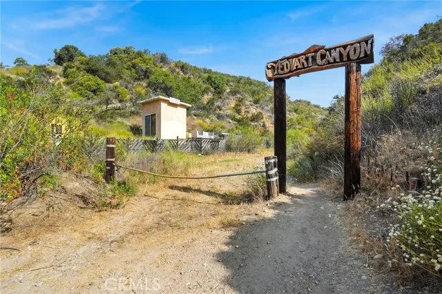 20219 Paradise Lane, Topanga, CA 90290 - #2