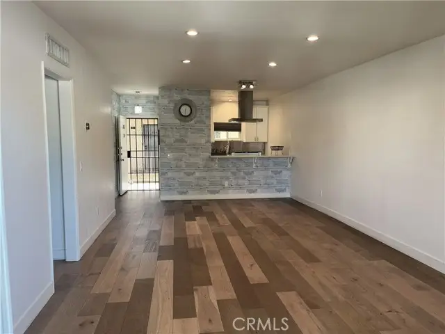 6255 Woodman #203, Van Nuys, CA 91401 - Image #3