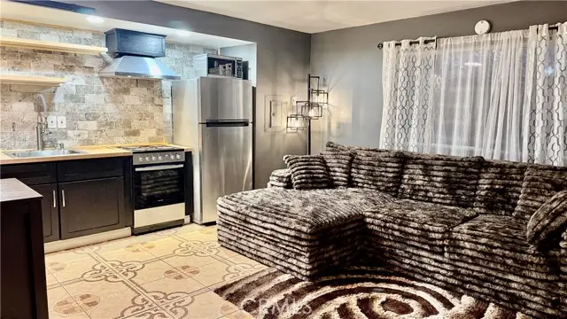 7904 Laurel Canyon #12, North Hollywood, CA 91605 - Image #1