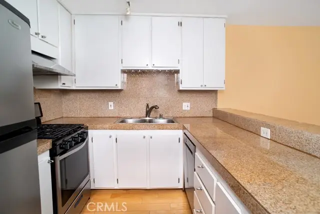 1940 N Highland #10, Los Angeles, CA 90068 - #3