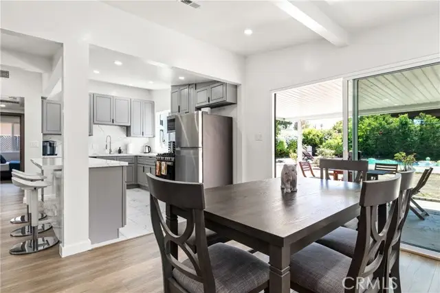 6535 Mary Ellen Avenue, Van Nuys, CA 91401 - Image #3