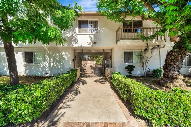 18601 Collins Street #D17, Tarzana, CA 91356 - Image #1