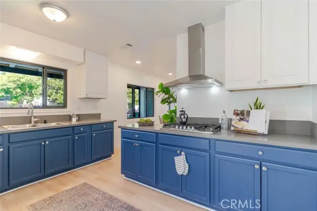 1736 N Niagara Street, Burbank, CA 91505 - Image #2