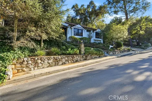 15936 Valley Wood Road, Sherman Oaks, CA 91403 - #2