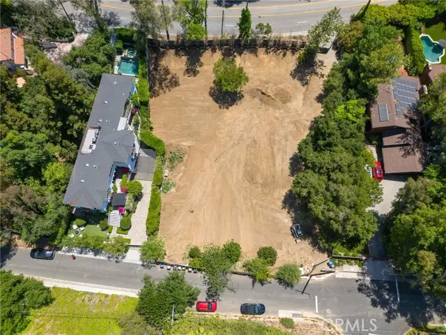 11452 Canton Drive, Studio City, CA 91604 - Image #2