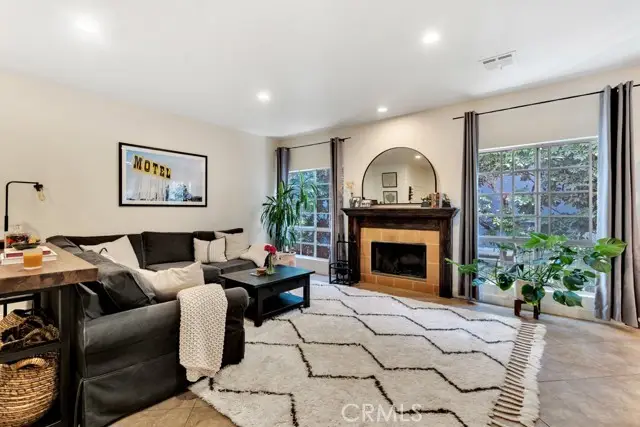 4444 Moorpark Way #201, North Hollywood, CA 91602 - Image #2