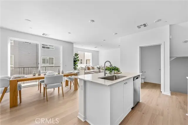 9423 N Sepulveda Blvd. #3, San Fernando Valley, CA 91343 - Image #1