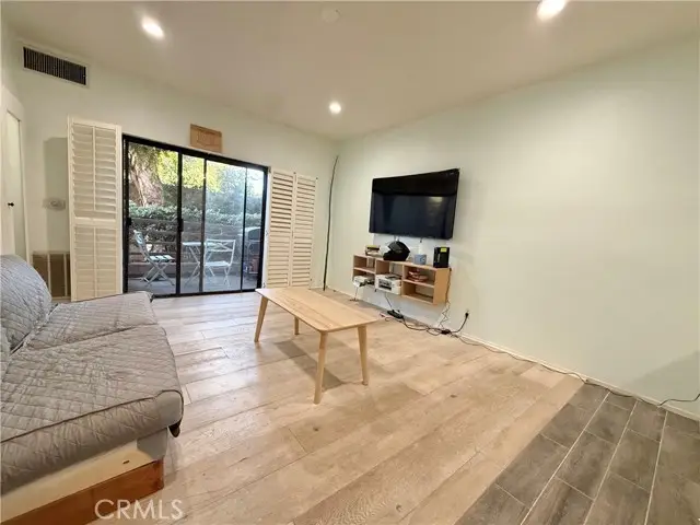 6815 Remmet Avenue #122, Canoga Park, CA 91303 - Image #2