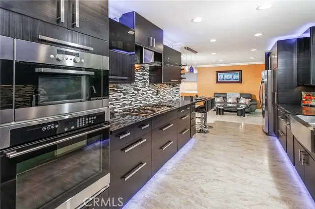 22715 Keswick Street, Canoga Park, CA 91304 - Image #2