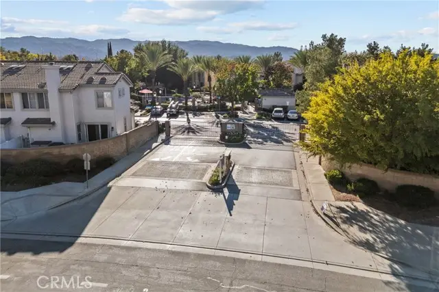 25412 Parkwood Lane, Santa Clarita, CA 91350 - Image #2