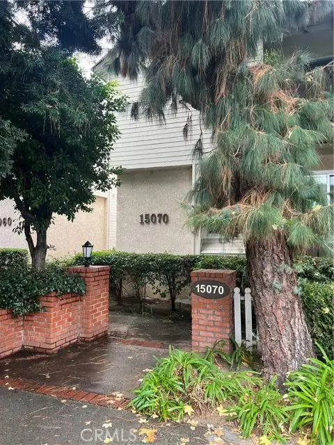 15070 Victory Boulevard #103, Van Nuys, CA 91411 - Image #2