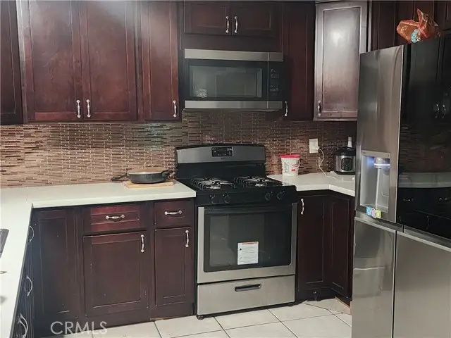 21815 Goshute Avenue, Apple Valley, CA 92307 - Image #2