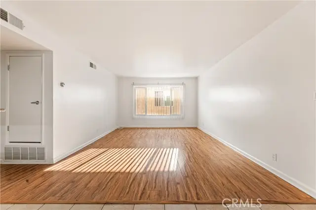 20327 Saticoy Street #102, Winnetka, CA 91306 - Image #2