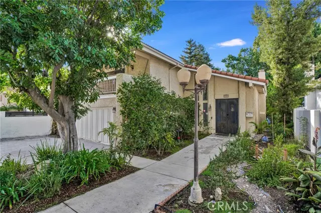 6221 Mammoth Avenue, Van Nuys, CA 91401 - Image #1