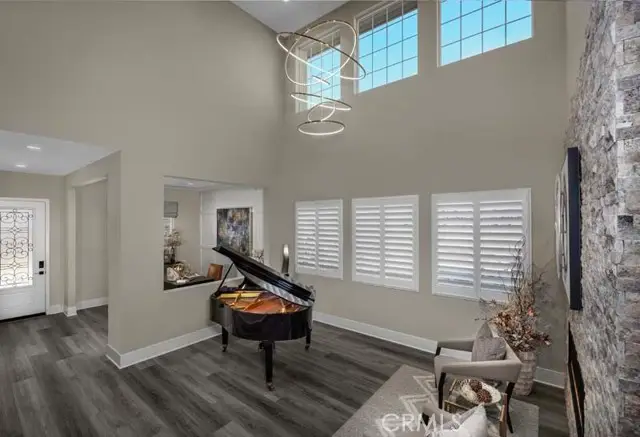 6540 Canyon Oaks Drive, Simi Valley, CA 93063 - Image #2